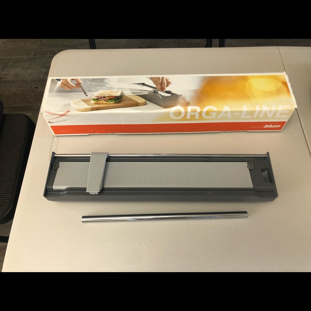 Aluminum & plastic wrap dispenser